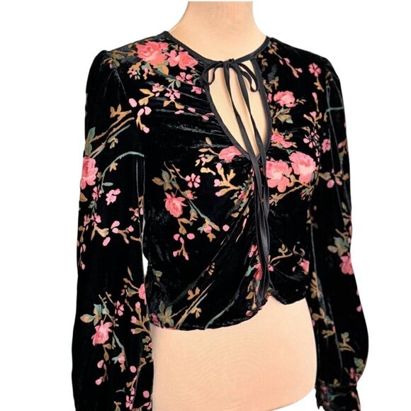 Boho Burntout Velvet Floral Crop Top Blouse Sz.S Black Bishop Sleeve Fairy Goth - Picture 2 of 11